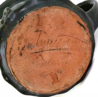 Fej alakú gyertyatartó, alján jelzett, mázas kerámia lepattanással, m: 15 cm