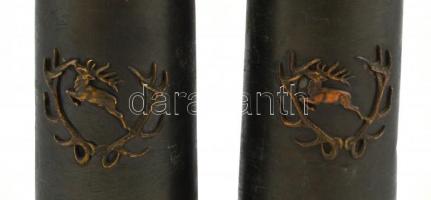 2 db 1971 Vadászati Világkiállításos témájú üveg korsó, kupa enyhén sérült fém tartóban m: 23 cm