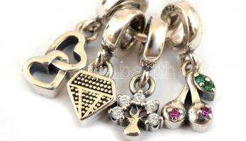 Ezüst(Ag) bross, 4 db charmmal, Pandora jelzéssel, h: 5 cm, bruttó: 6,5 g