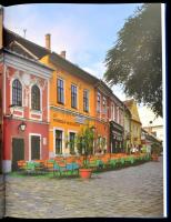 Lugosi Lugo László: Szentendre. Bp., 2002, Magyar Könyvklub. A könyv fekete-fehér és színes fotókkal...