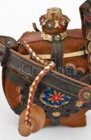 Népművészeti csikóbőr kulacs, jó állapotban, m: 28 cm