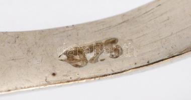 Ezüst(Ag) kék és fehér strasszokkal kirakott rombuszos gyűrű, jelzett, méret: 57, bruttó: 4,5 g