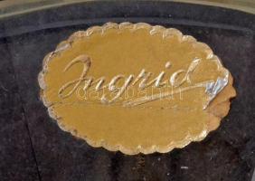 Ingrid metszett üveg puttós tálka. Jelzett, hibátlan. 12,5 cm