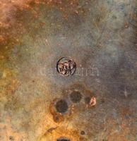 Jelzett ezüstözött alpakka ékszerdoboz plüss borítással d: 9,5 cm