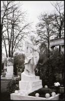 cca 1940 36 db budapesti, városképes Leicával készített fotónegatív nagyrészt a fiumei úti Nemzeti S...