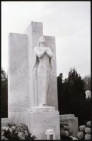 cca 1940 36 db budapesti, városképes Leicával készített fotónegatív nagyrészt a fiumei úti Nemzeti S...