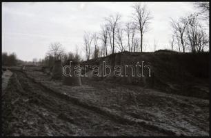 cca 1940 36 db budapesti, városképes Leicával készített fotónegatív nagyrészt a fiumei úti Nemzeti S...