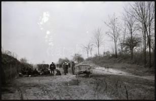 cca 1940 36 db budapesti, városképes Leicával készített fotónegatív nagyrészt a fiumei úti Nemzeti S...