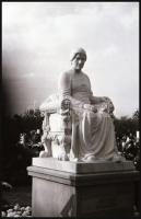 cca 1940 36 db budapesti, városképes Leicával készített fotónegatív nagyrészt a fiumei úti Nemzeti S...