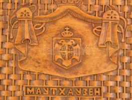 Mauthausen-i hadifogolytáborban készült, az I. világháború alatt faragott fa doboztető, kopott állap...