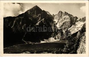 1948 Tátra, Magas-Tátra, Vysoké Tatry; Kezmarsky stít, Téryho sedlo z cesty k Votrubovej chate / Késmárki-csúcs / mountain peaks in the High Tatras