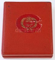 1957. "Szolgálati Érdemérem" zománcozott kitüntetés mellszalagon, miniatűrrel szalagsávon,...