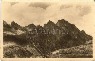 Tátra, Magas-Tátra, Vysoké Tatry; Pohlad na Prostredny hreben od Vareskového plesa / Közép-gerinc,  Kanalastorma-tó / mountain peak, lake (vágott / cut)