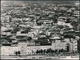 cca 1970-1980 Budapest, kilátással a Keleti pályaudvarra és az egykori Népstadionra (ma: Puskás Aréna), hullámos, kissé gyűrött 13,5×18 cm