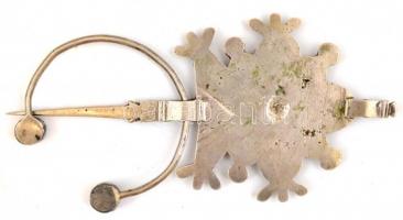 cca XIX. sz. Katar. Közel keleti szúrófegyver. Karra csatolható tőr közelharchoz. Fém, gazdagon dísz...