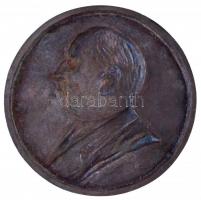 Kampfl József (1939-) DN "Dohányzó férfiportré" egyoldalas Br plakett (86mm) T:1-