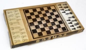 Műanyag sakk készlet eredeti dobozában. Tábla méret: 24x25 cm