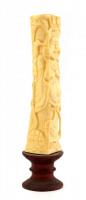 Nevető Buddha. Faragott csont szobrocska fa talapzaton 17 cm
