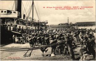 Dakar, Embarquement des Troupes indigénes pour le Maroc / relocation of indigenous to Morocco, steamship