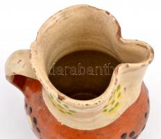 XIX. sz. vége: Ivó csupor. Mázas cserép, sérült m: 17 cm
