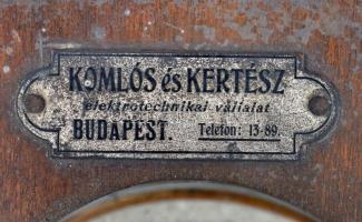 cca 1910 Falra akasztható telefon készülék. Komlós és Kertész Elektrotechnikai gyár. Jelzett. 21 cm