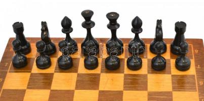 Faragott fa sakk készlet 40x40 cm