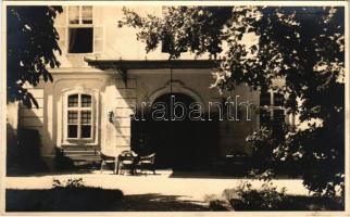~1940 Derekegyháza, Károlyi kastély főbejárata