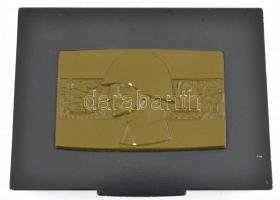 "Emlékül a szocialista haza fegyveres szolgálatáért" fém emlékdoboz, kopott,  9,5×12,5×3 c...