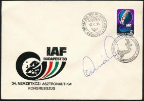 1983 Dumitru Prunariu űrhajós aláírása IAF borítékon / Autogprah signature of Romanian astronaut