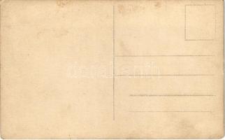 Osztrák-magyar katonák korai géppusával / Austro-Hungarian K.u.K. military, soldiers with an early t...