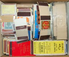 1653 vegyes külföldi gyufacímke dobozban