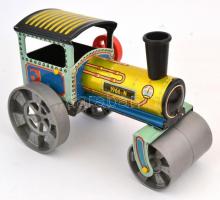 Régi kulcsos lemezjátékok (vonatok, autók, úthenger, stb.), kopottak