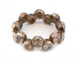 Ezüst(Ag) kövekkel díszített gyűrű, jelzetlen, méret: 57 cm, bruttó: 7,18 g