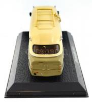 1955 MÁVAUT Ikarusz 66 autóbusz modellje, 17x7,5x7 cm kis dísz vitrinben