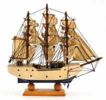 Fa hajómodell 24x26 cm