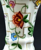 Leander cseh porcelán magyar kézi festéssel: Szabó Györgyné, Debrecen. Kopásokkal.  d:8,5 cm, m: 10 ...