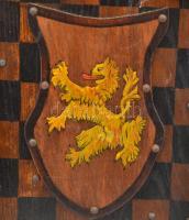 Festett címeres fa esernyő tartó fém rátétetekkel. m: 50 cm