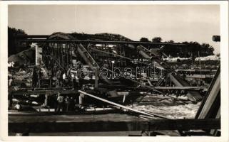 Gyékényes-Zákány. A robbantott Dráva híd helyreállítása. Előkészület a hídemeléshez. 101/I. Vép. zlj. / WWII Hungarian military, bridge rebuilding