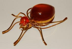 Pókot formázó köves kitűző