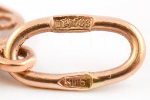 Arany (Au) 14K függő filigrán díszítéssel, jelzett, h: 2,5 cm, nettó: 0,9 g