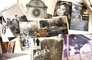 Kis doboznyi modern, jórészt színes fotó, városképek, kirándulási képek, családi képek, többségében ...