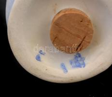 Porcelán tétel, össz. 3 db: 1 db NDK figurális sószóró, kézzel festett, jelzett, apró kopásnyomokkal...