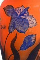 Gallé jelzéssel virágmintás váza, többrétegű, apró kopásokkal, m: 27,5 cm