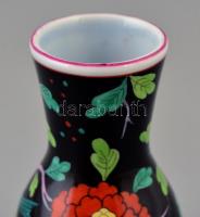 Herendi fekete bazsarózsa mintás mini váza, kézzel festett, jelzett,  apró kopásnyomokkal, m: 9 cm