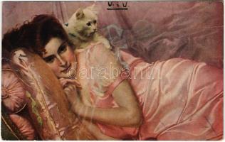 1917 Zwei Verräterinnen / Lady with cat. Salon J. P. P. 2120. s: V. Corcos (crease)