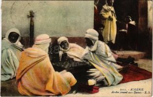 1920 Algerie, Arabes jouant aux Dames / Algeria, Arabs playing Checkers - from postcard booklet