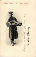 Types Russes 12. / Russian folklore, street vendor. Edition W. F. Carnatz, Moscou (EK)
