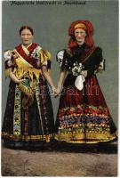 Magyarische Volkstracht in Mezőkövesd / Matyó népviselet, Mezőkövesd. Magyar folklór / Hungarian folklore, traditional costumes from Mezőkövesd (vágott / cut)