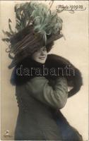 Mode 1909/10. Austrian lady fashion postcard. 1079/1. (EK)
