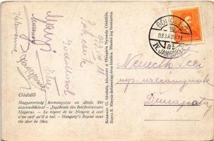 Horthy Miklós, Magyarország kormányzója az általa lőtt szarvasbikával a gödöllői Királyi kastély ter...